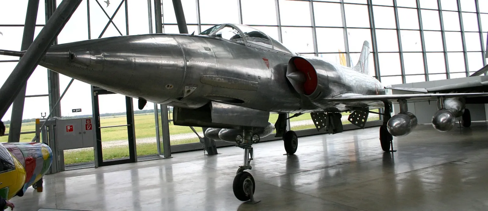 المقاتلة الهندية HF-24 ماروت التي استُخدمت لاختبار محرك E-300 لطائرة حلوان HA-300