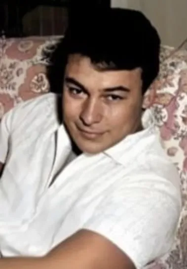 أحمد رمزي نجم السينما المصرية الذي دخل التمثيل بترشيح من عمر الشريف