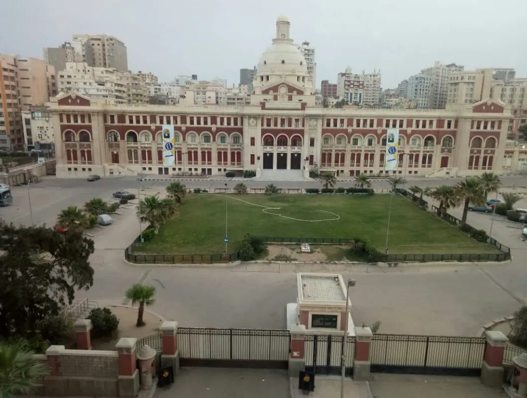 مدرسة سان مارك في الإسكندرية حيث درس رشدي اباظة وهو صغير